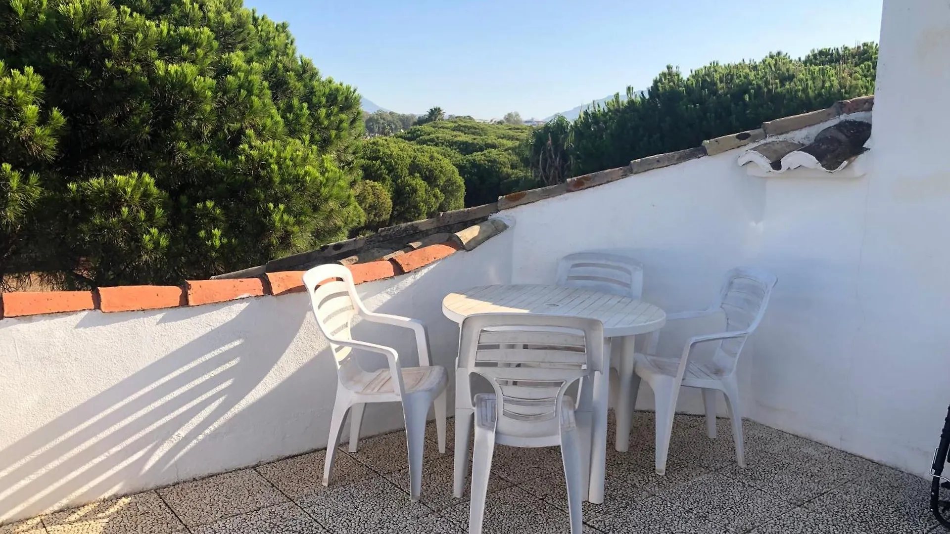 1404: 2 Bed Penthouse Apt In El Presidente Estepona Apartamento